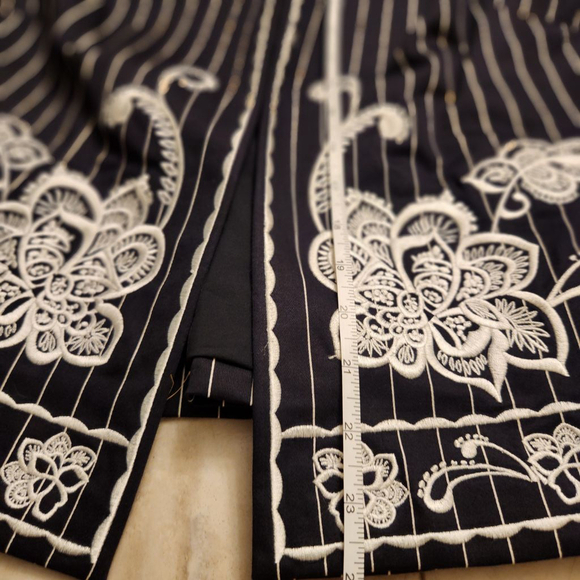 Oscar de la Renta Navy Blue Pinstripe Embroidered Floral Pantsuit Sz: 10 cotton - Picture 10 of 14